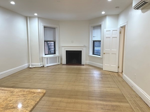 174 Newbury Street, Apt 4