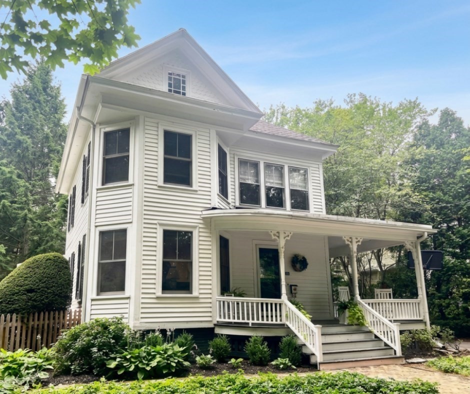 33 Gaylord Street, Amherst, MA 01002