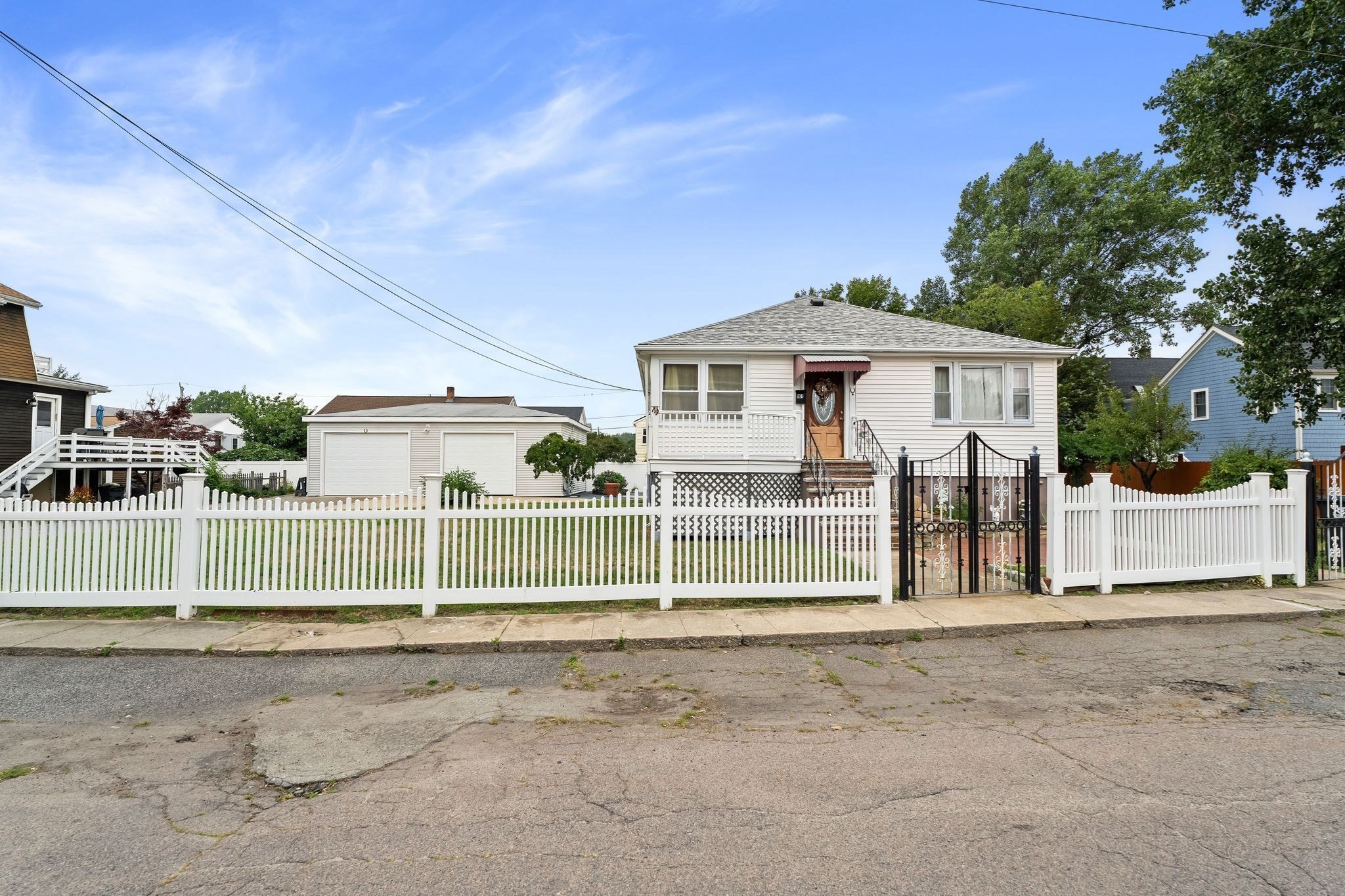 101 Kenberma St, Hull, MA 02045