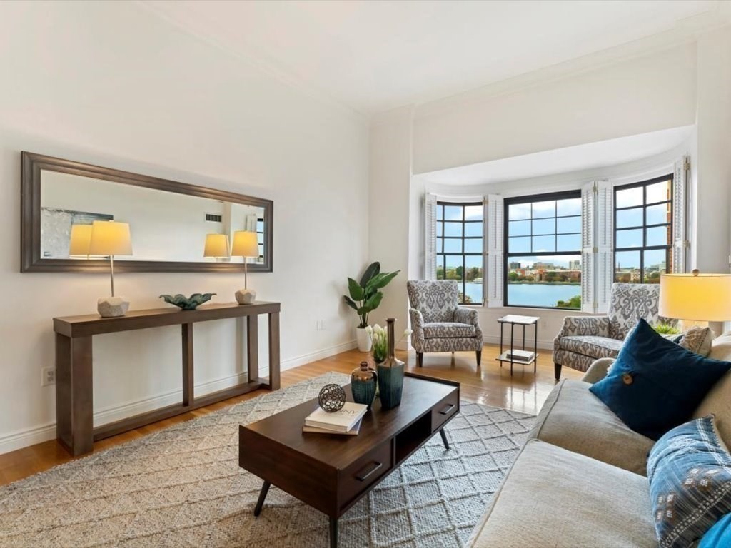 4 Charlesgate E Unit 705, Back Bay, Boston, MA 02215