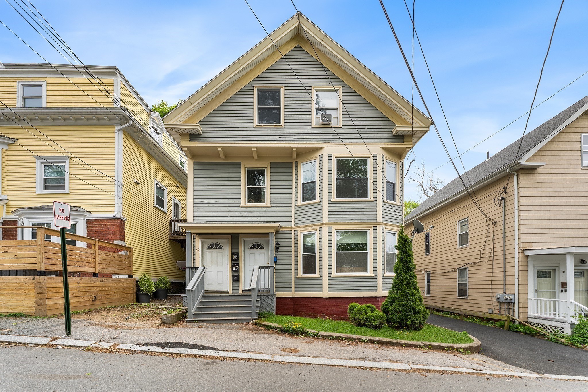 57 Moore St, Haverhill, MA 01830