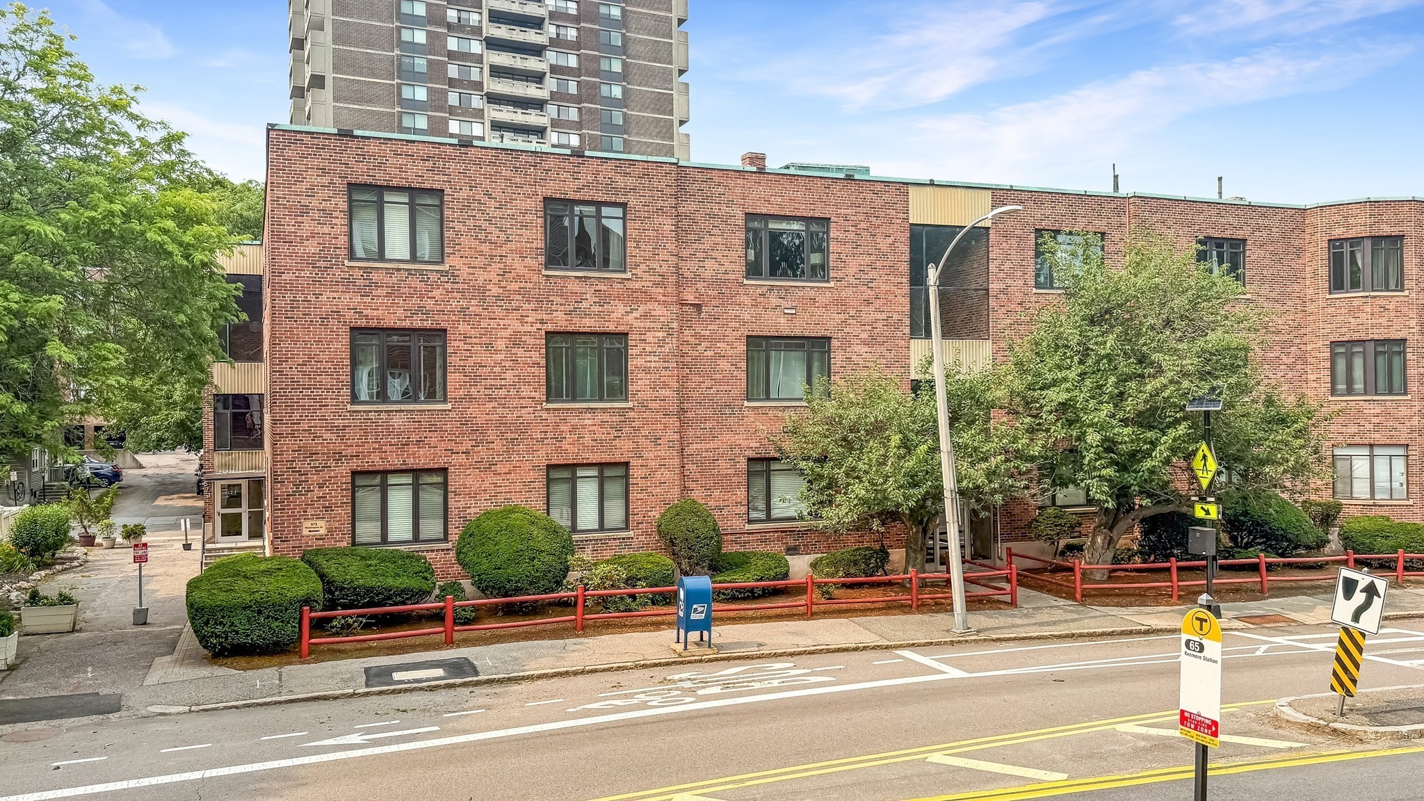 573 Washington St Unit 29, Brookline, MA 02446