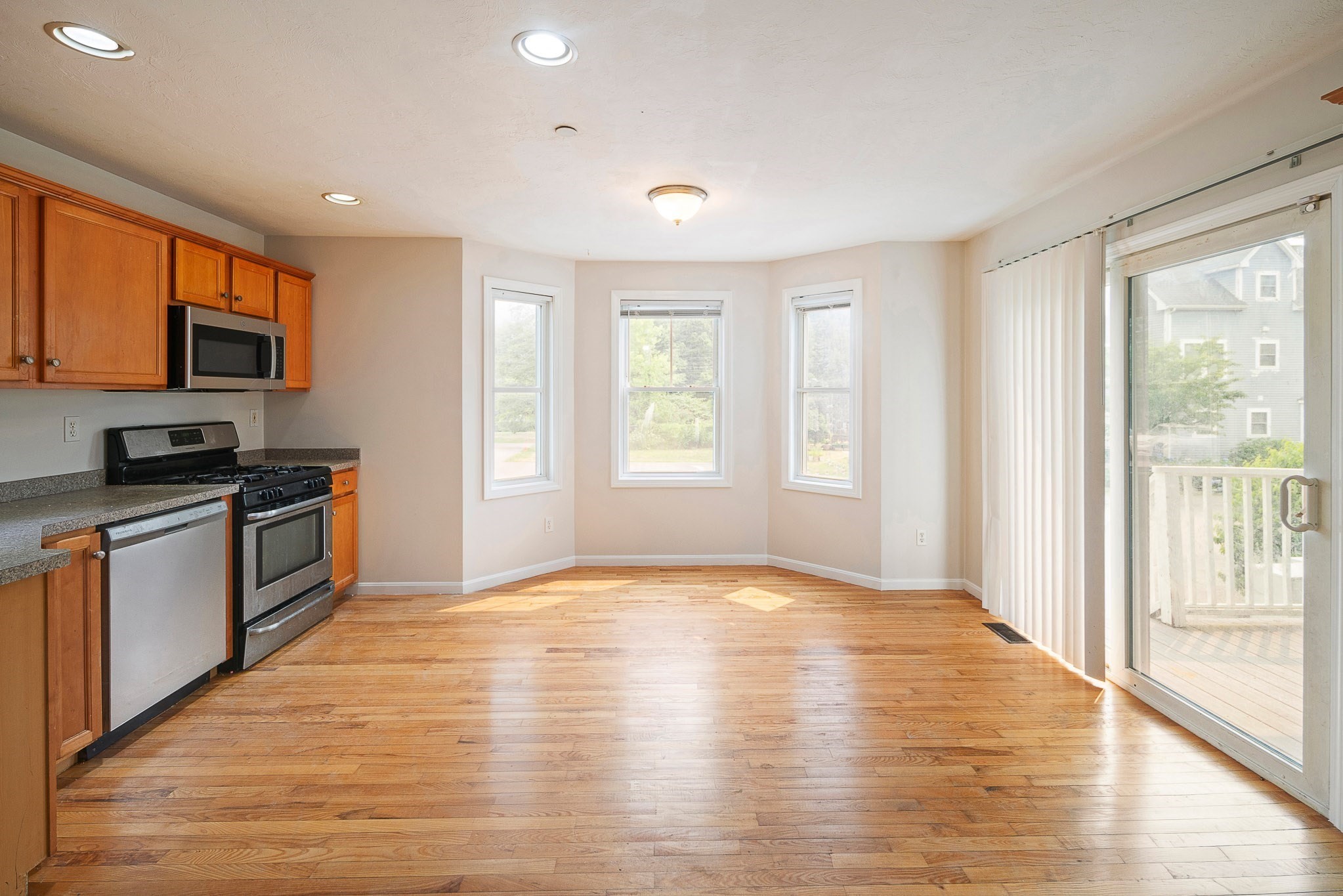 17 Business Ter Unit 17, Hyde Park, Boston, MA 02136