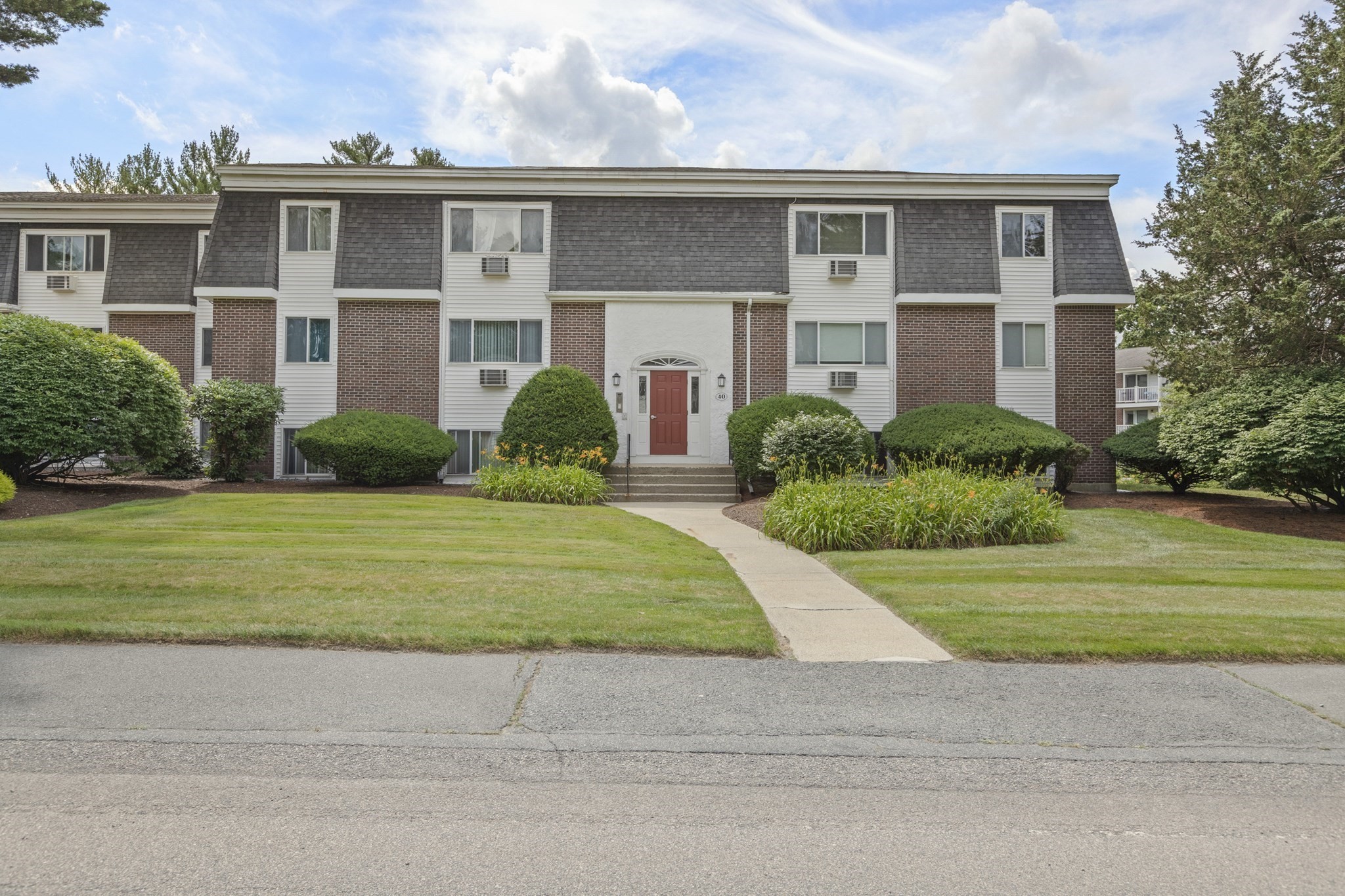 40 Will Dr Unit 48, Canton, MA 02021