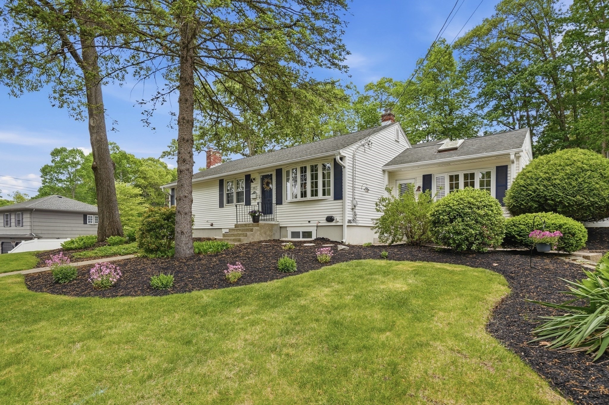 35 Alpine St, Millbury, MA 01527