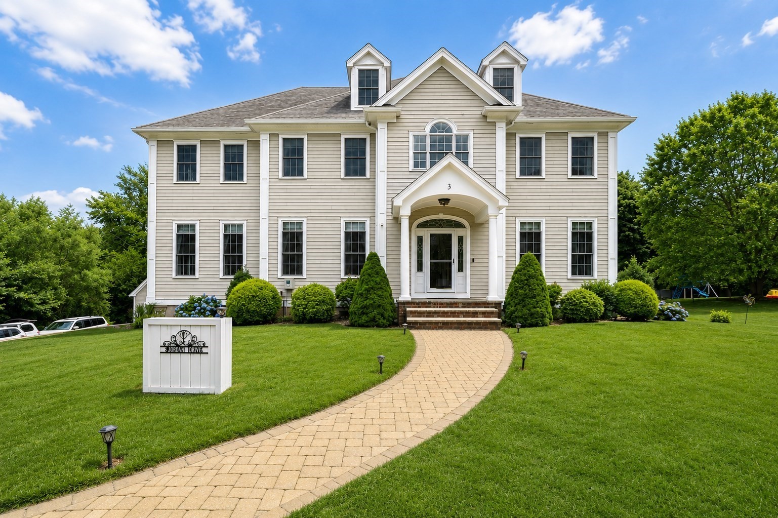 3 Great Acres Dr, Hanover, MA 02339