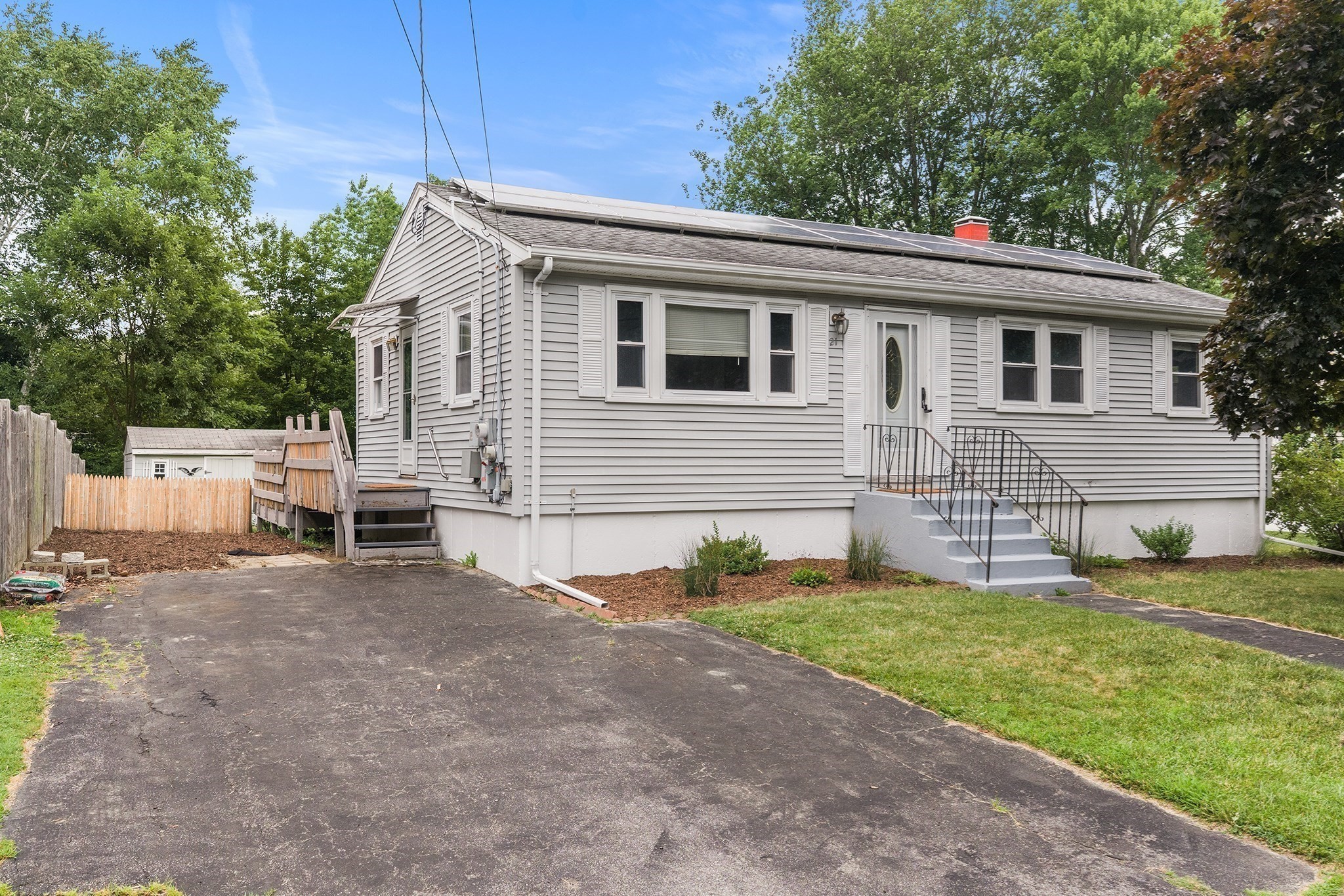 21 Lafayette St, Amesbury, MA 01913