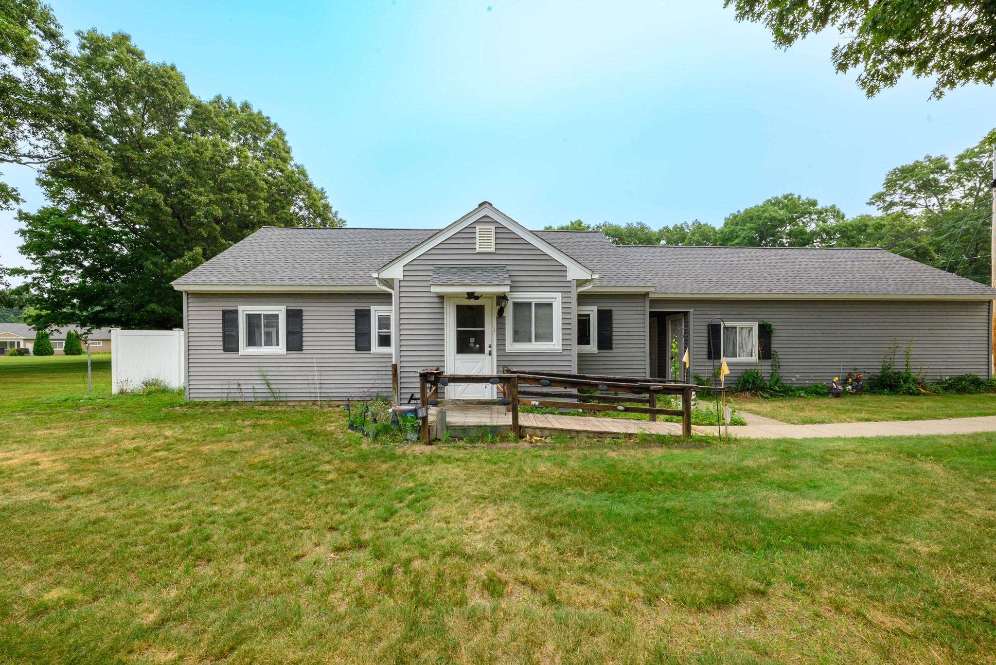 54 Meadowlark Ln Unit 54, Chicopee, MA 01022