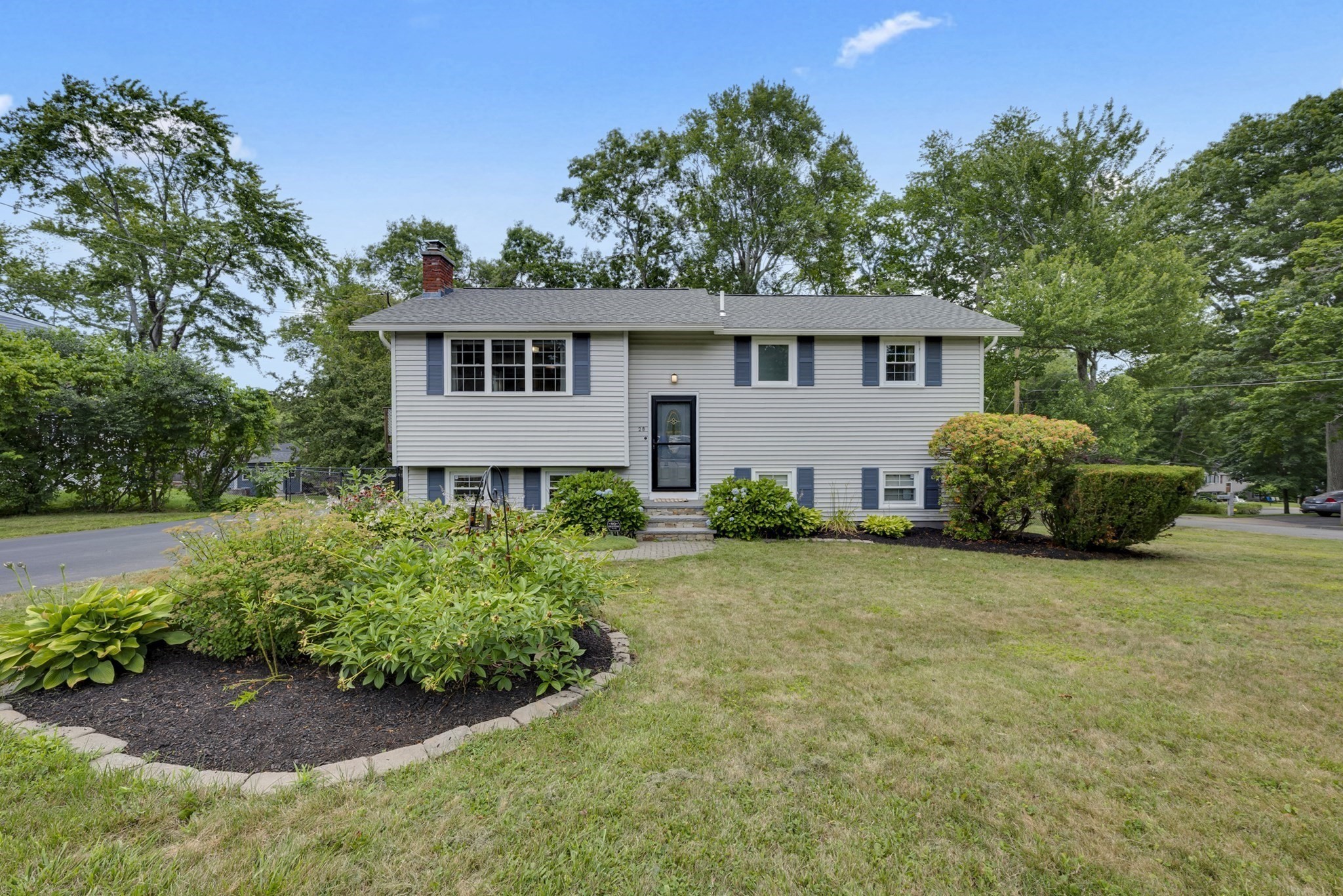 28 Yale Dr, Milford, MA 01757