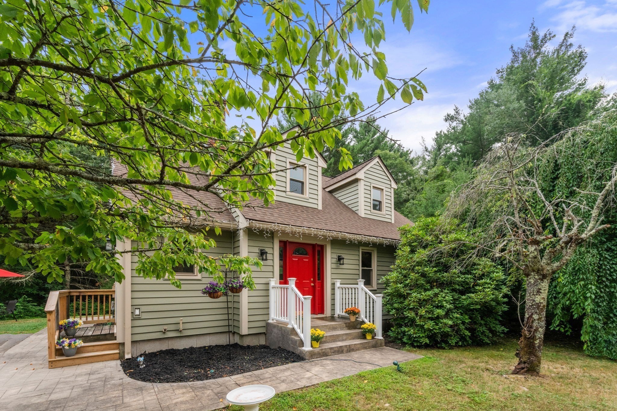 40 Clear Pond Rd, Lakeville, MA 02347
