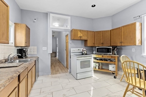 177 Blue Hill, Apt 1