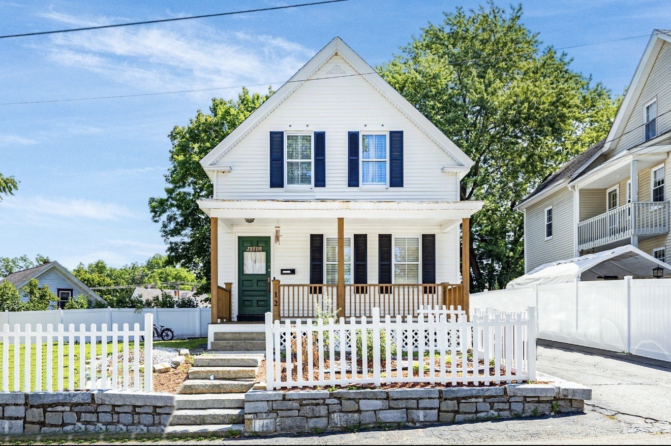 12 Quigley Avenue, Chelmsford, MA 01863