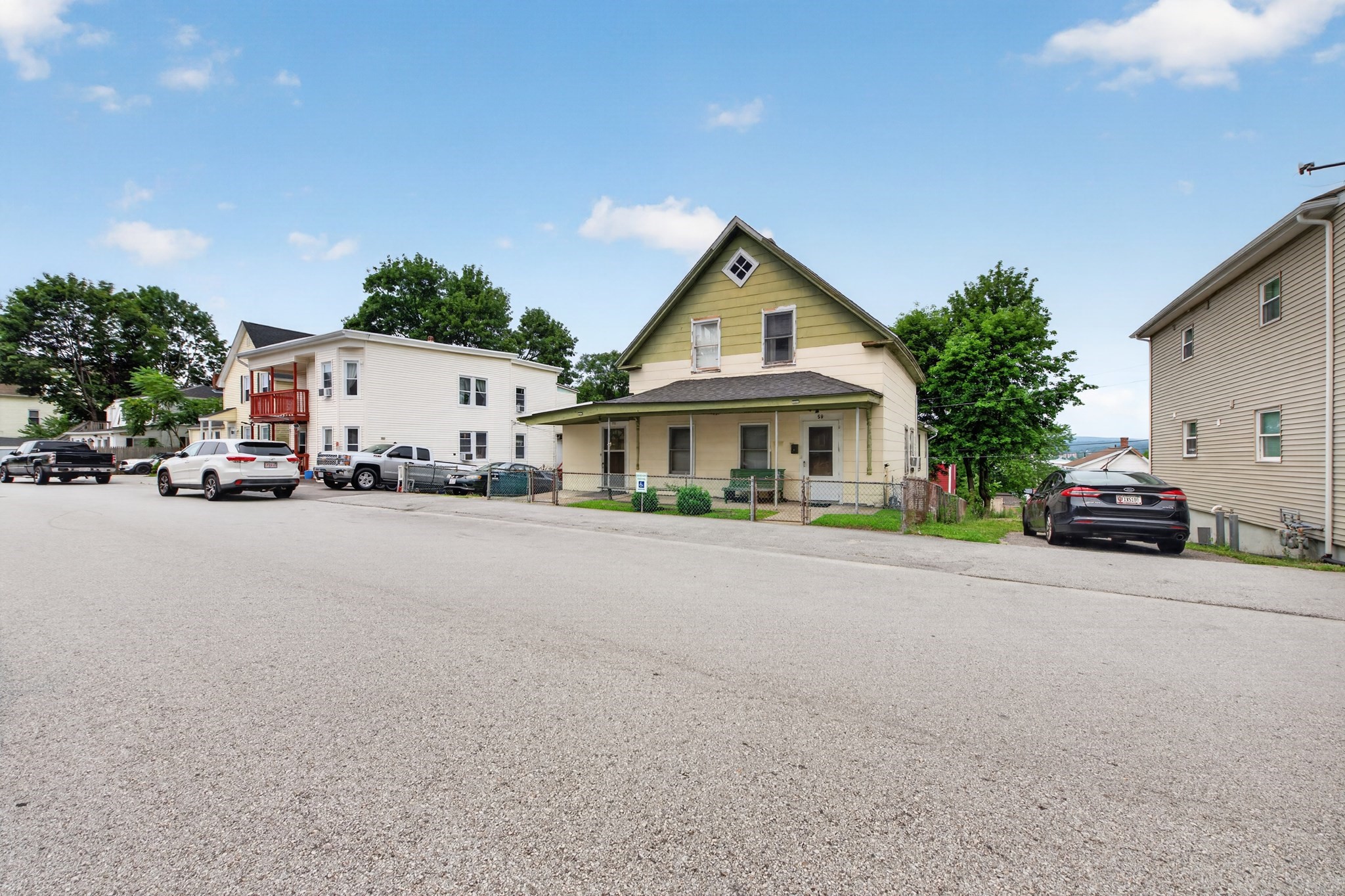 59 Orient St, Worcester, MA 01604