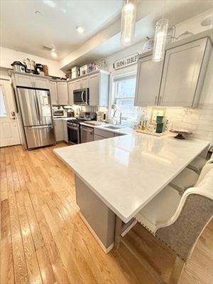 6 Beech St, Apt 2