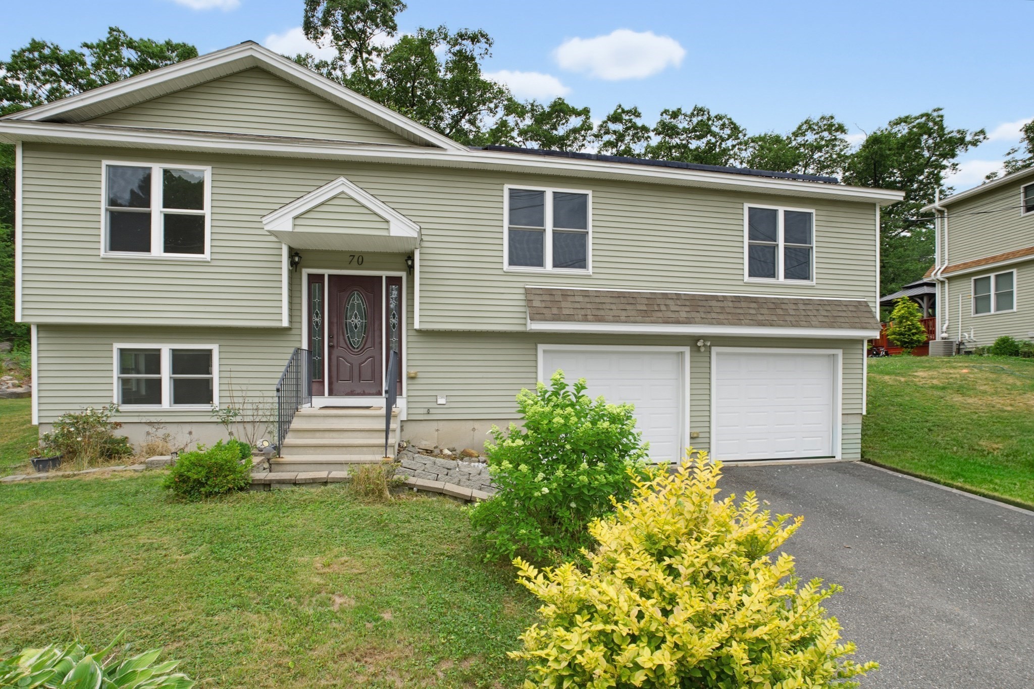 70 Swan Ave, Worcester, MA 01602