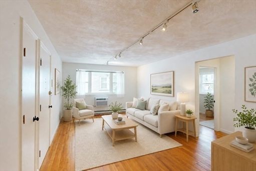 104 Trowbridge St Unit 4, Apt Unit 4