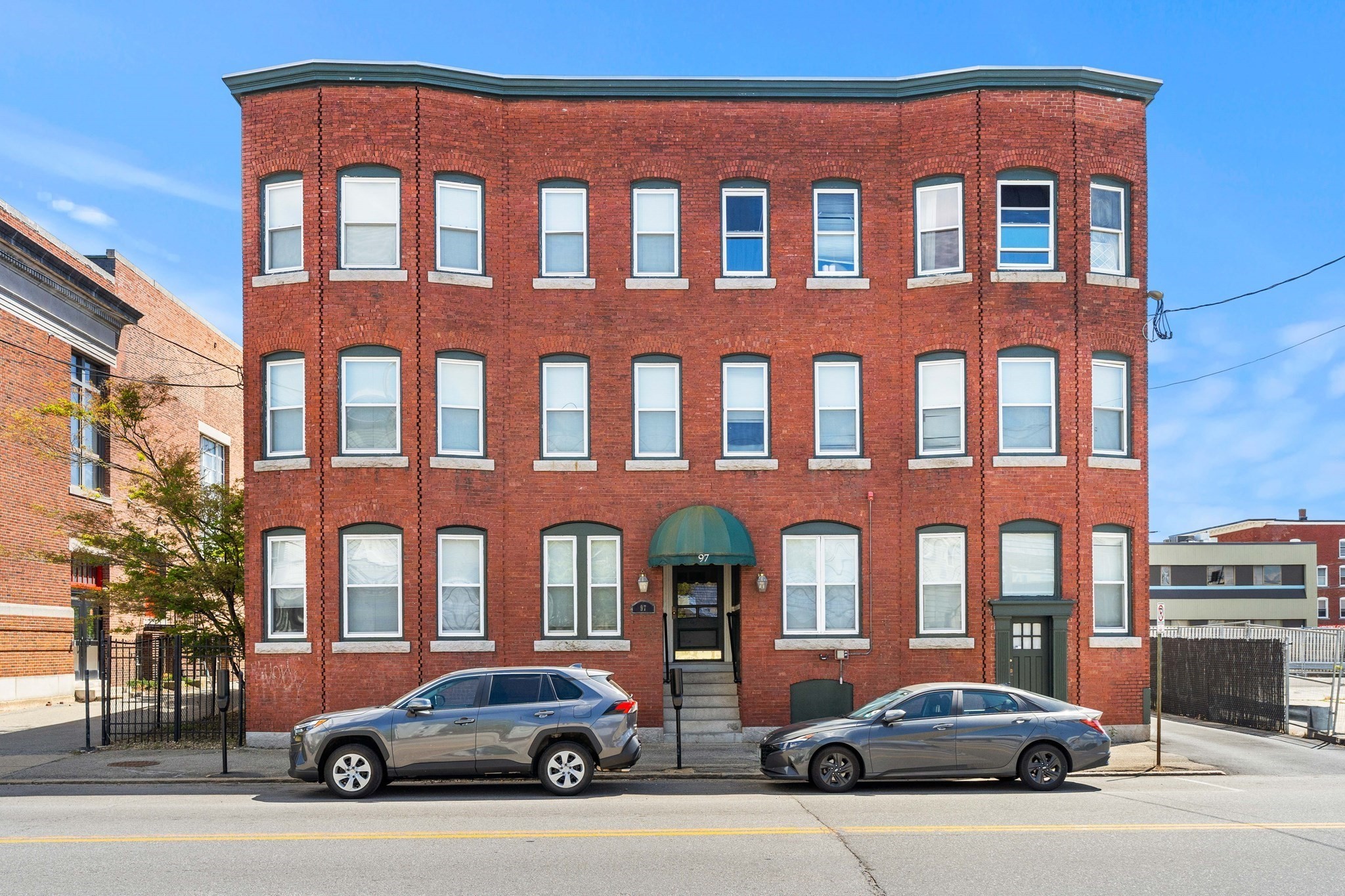97 Bridge St, Manchester, NH 03101