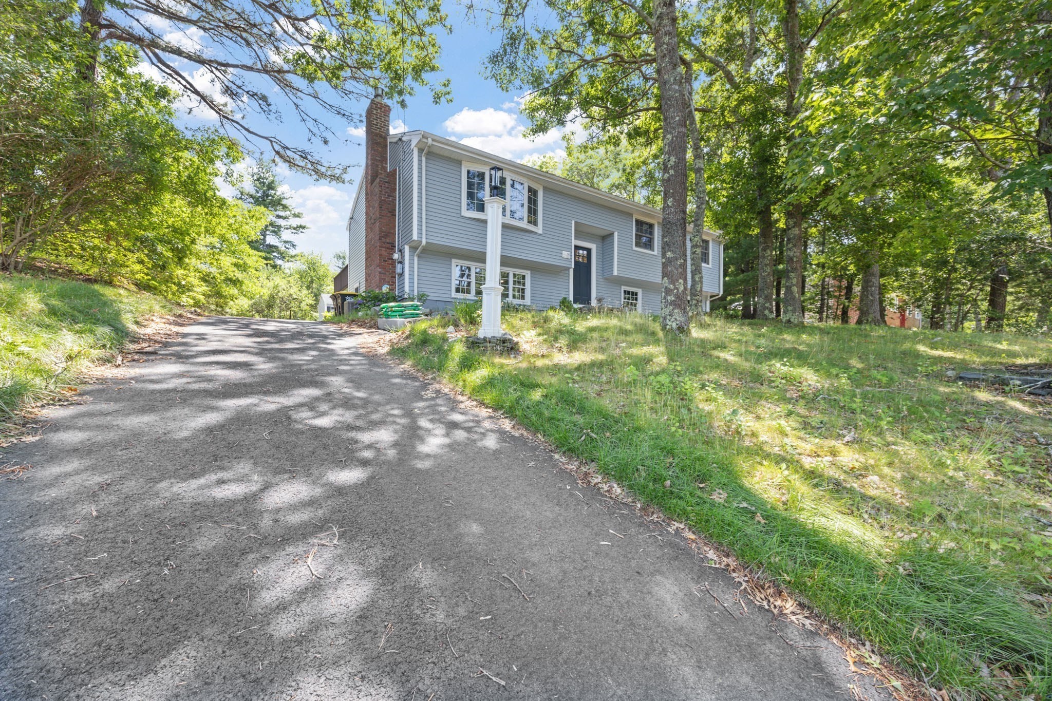 16 Pequot Ter, Plymouth, MA 02360