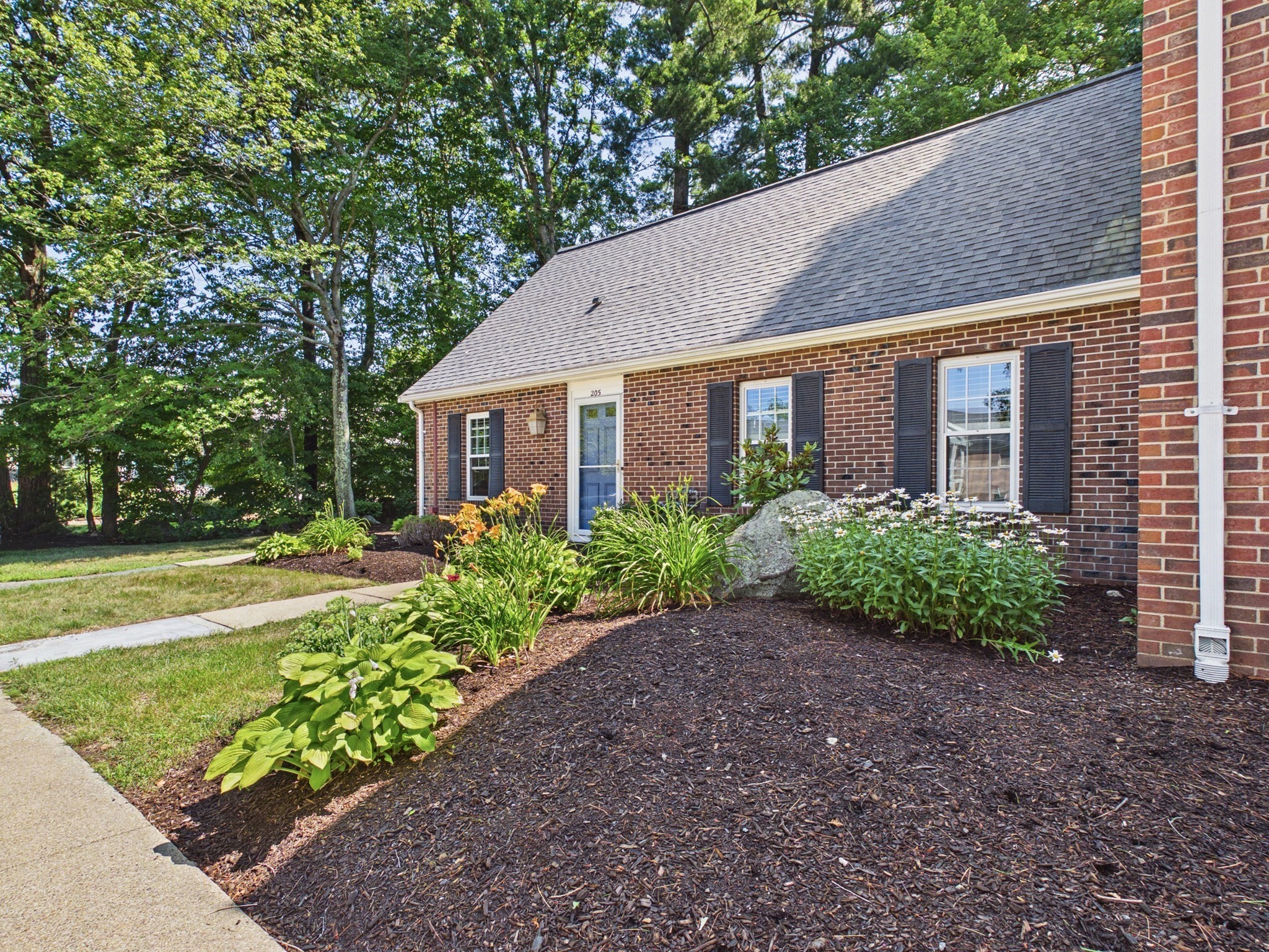 205 Erin Rd Unit 205, Stoughton, MA 02072
