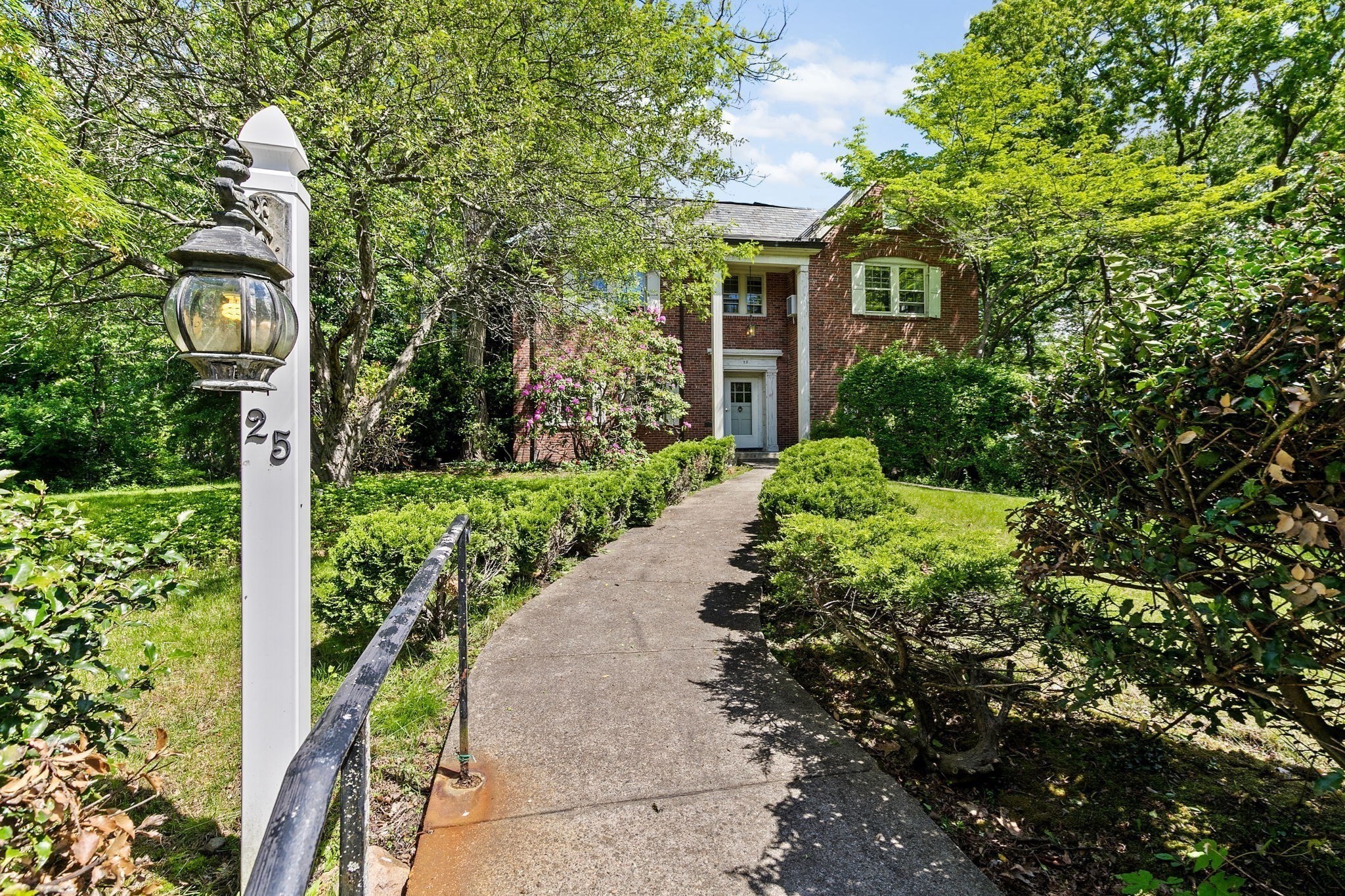 25 Hundreds Cir, Wellesley, MA 02481