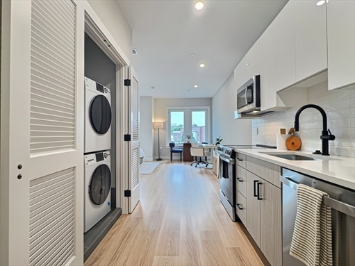 1305 Hyde Park Ave., Apt 213