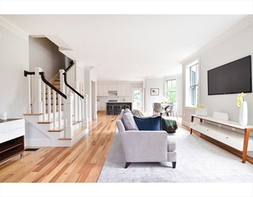 44 Evergreen St, Apt 4