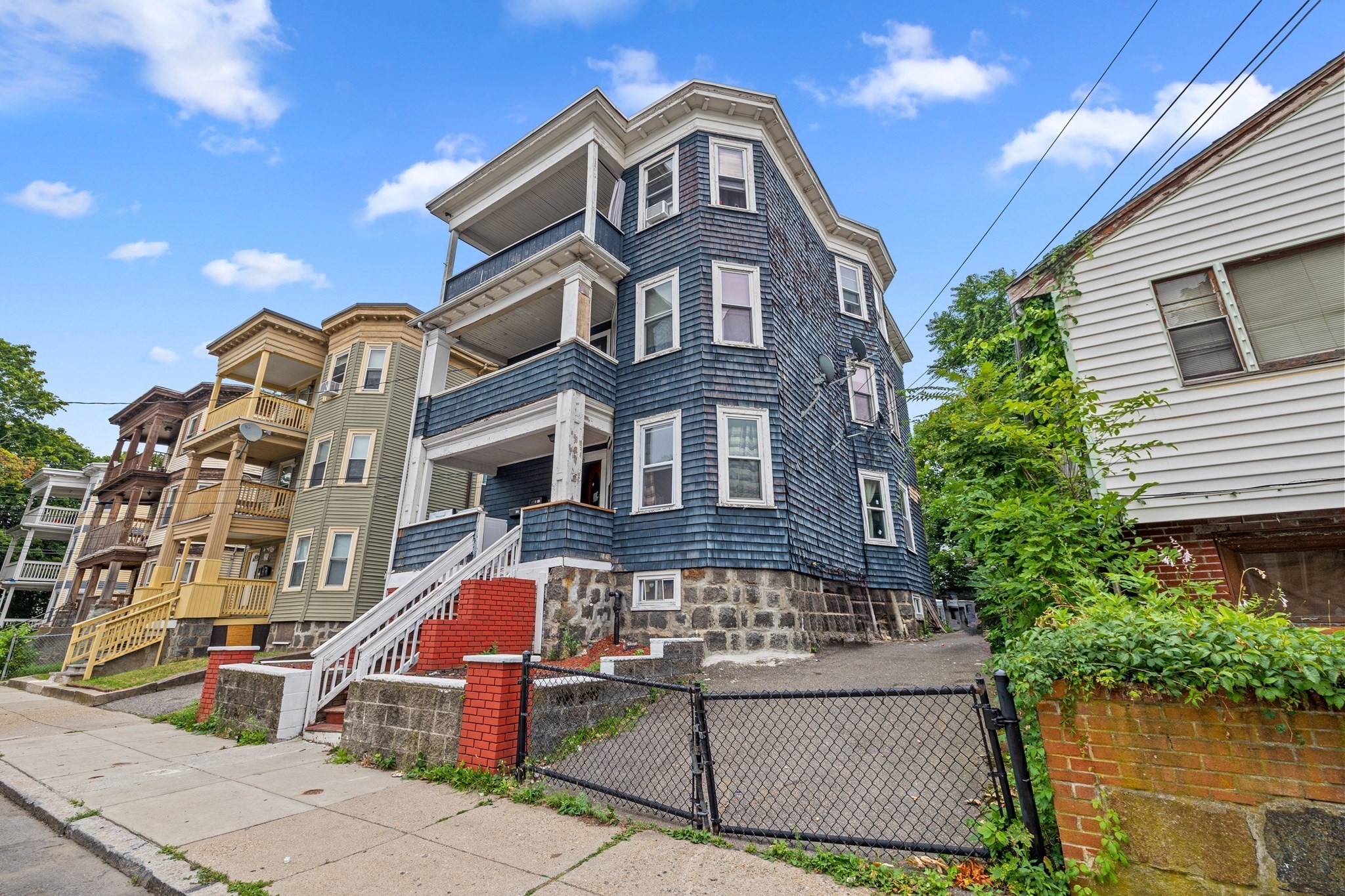 46 Theodore St, Boston - Dorchester, MA 02124