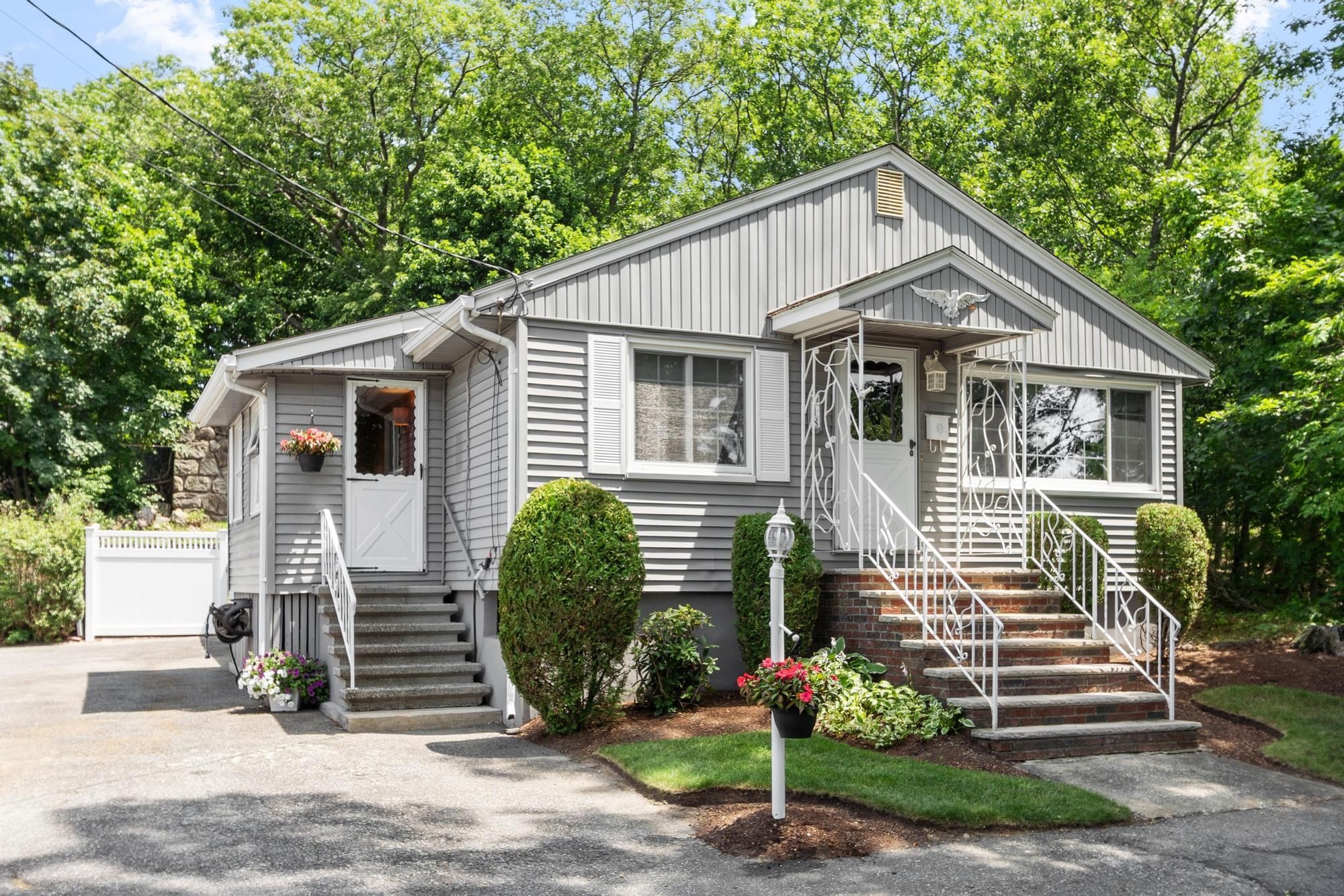 18 Quebec Ct, Lynn, MA 01905