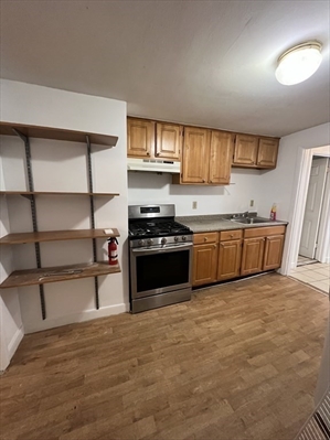55 Leyden St, Apt 1