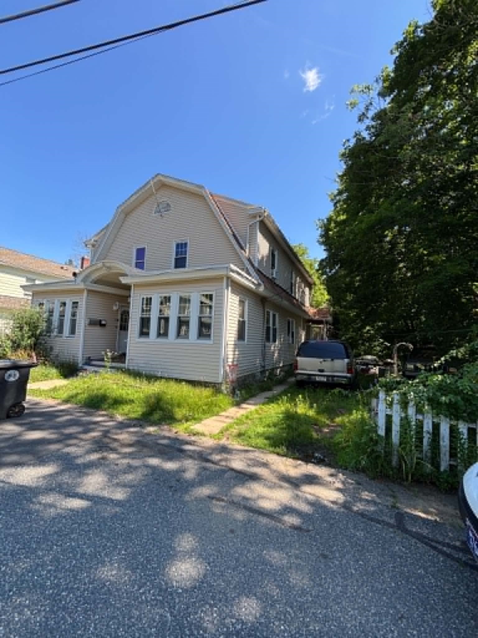 17 Coolidge Ave, Southbridge, MA 01550