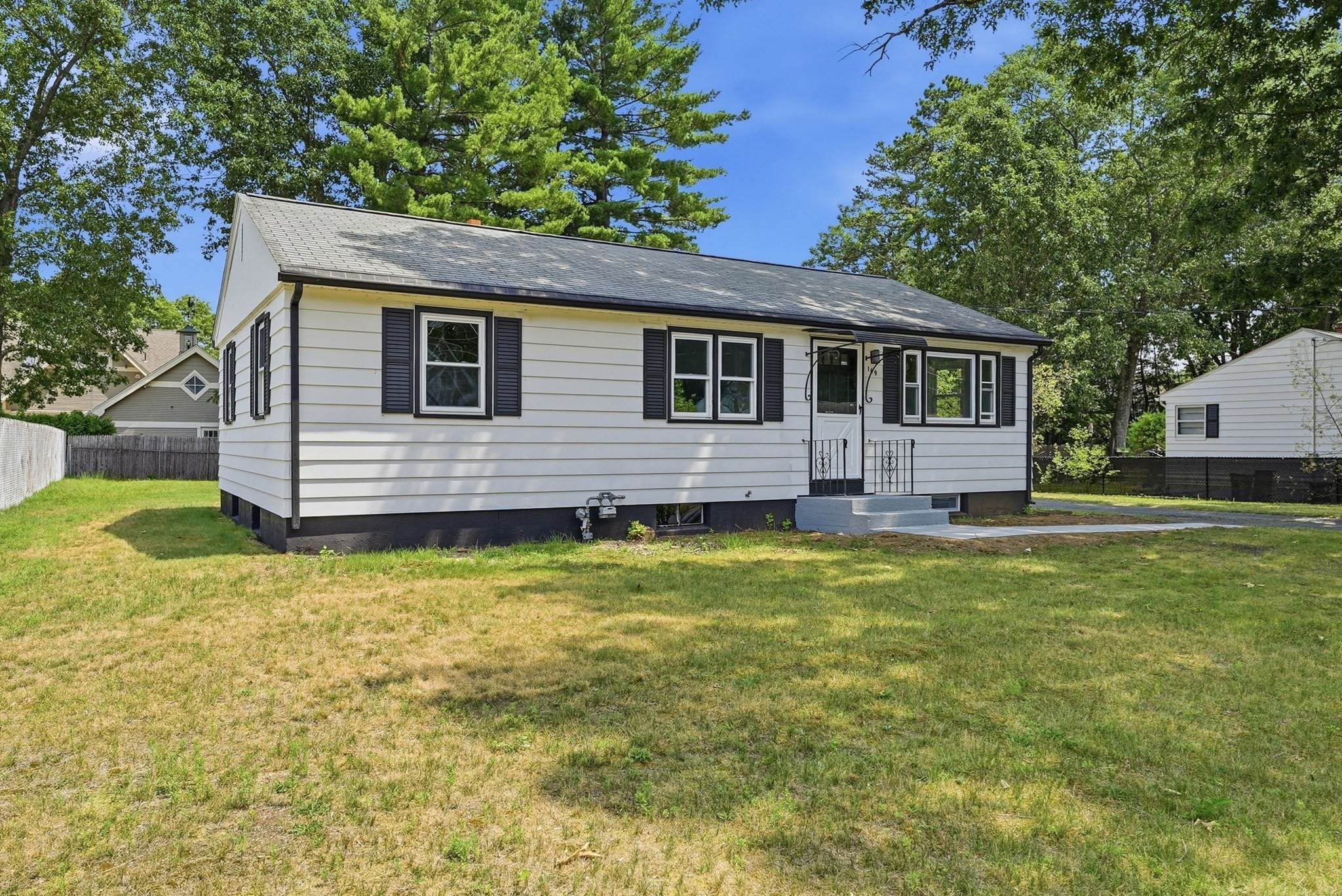 169 Slater Ave, Springfield, MA 01119
