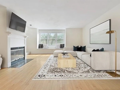 1045 Washington Street, Apt 2