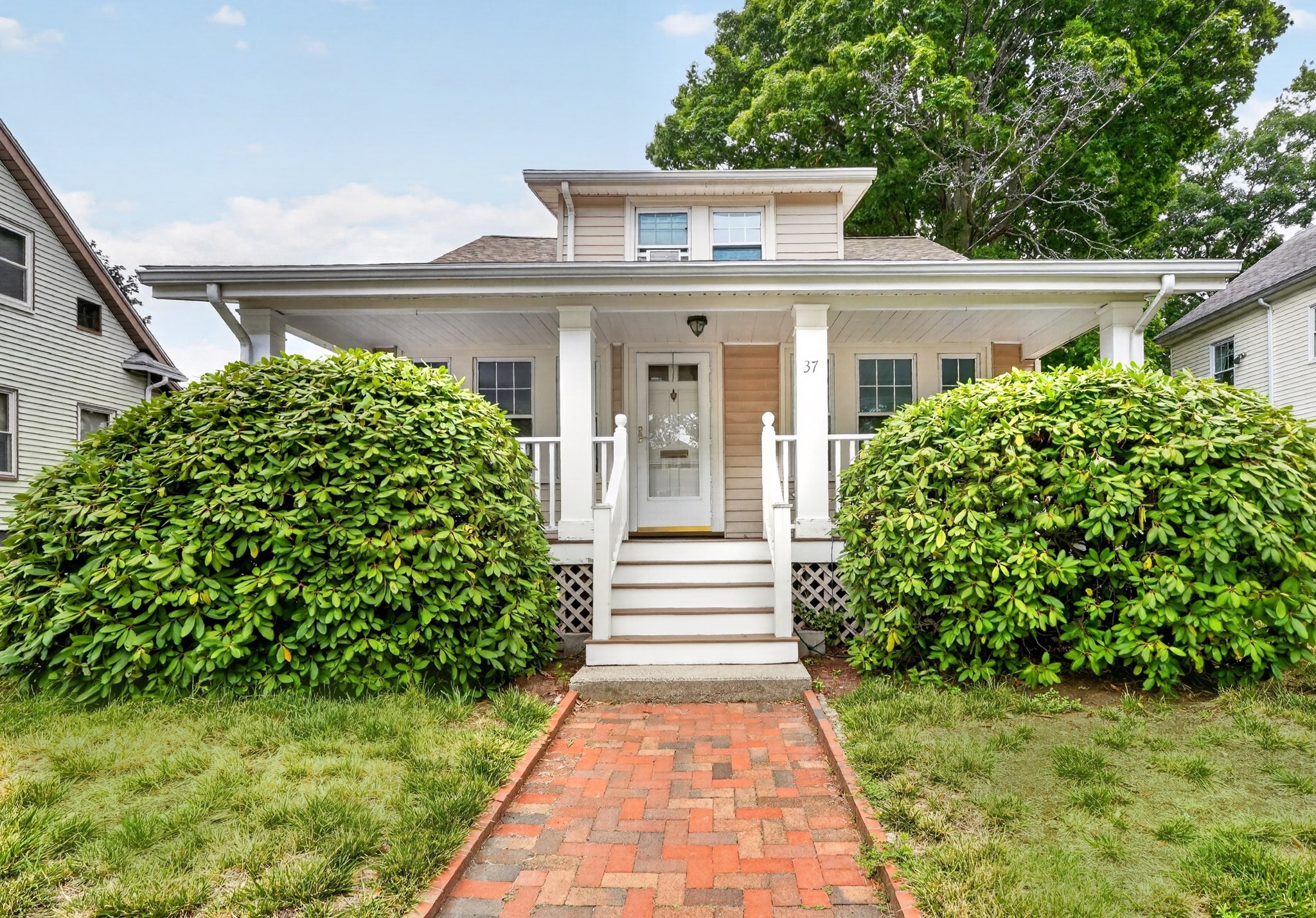37 Riverview St, Dedham, MA 02026