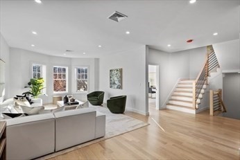 1574 Beacon, Apt 2