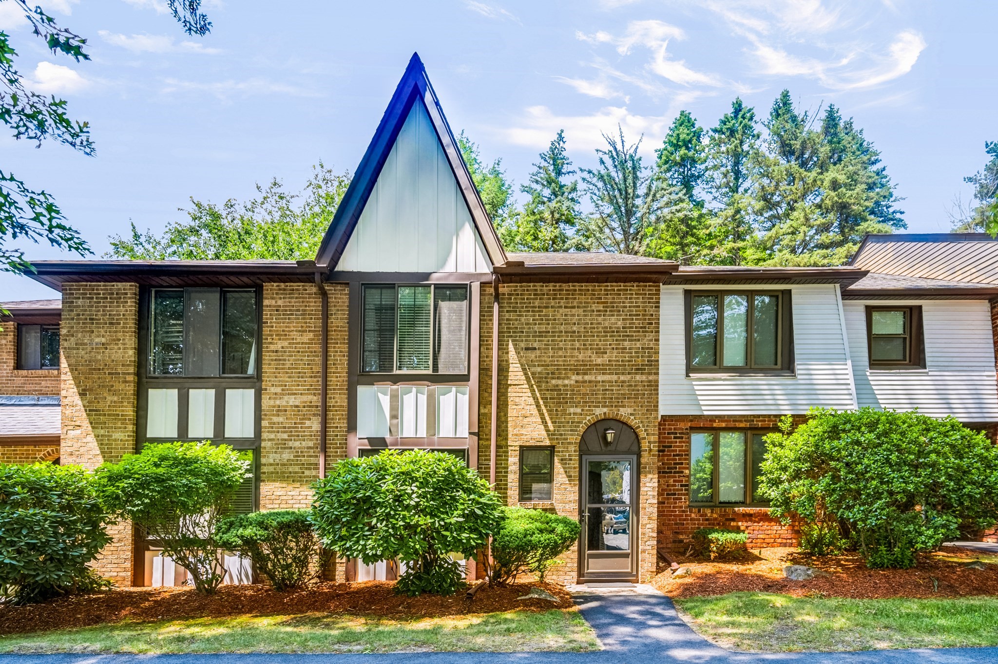 8 Cobblestone Ln Unit 8, Worcester, MA 01606