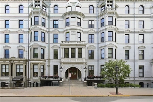 160 Commonwealth Ave, Apt 520