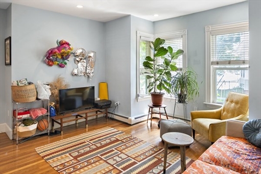 8 Leland St, Apt 1