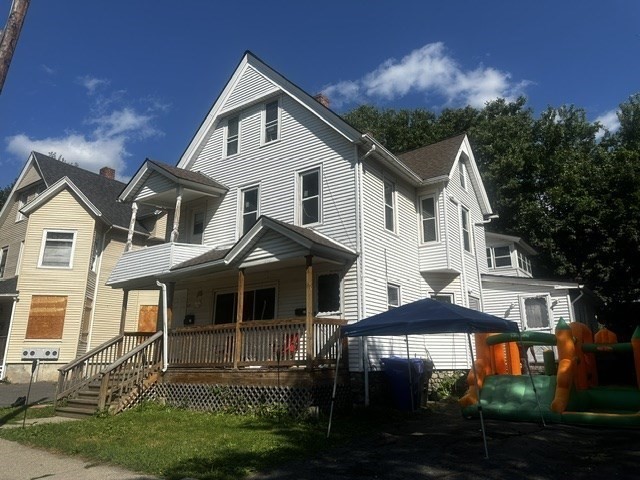 61 Acushnet Ave, Springfield, MA 01105