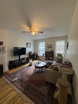 525 Beacon Street, Apt 6