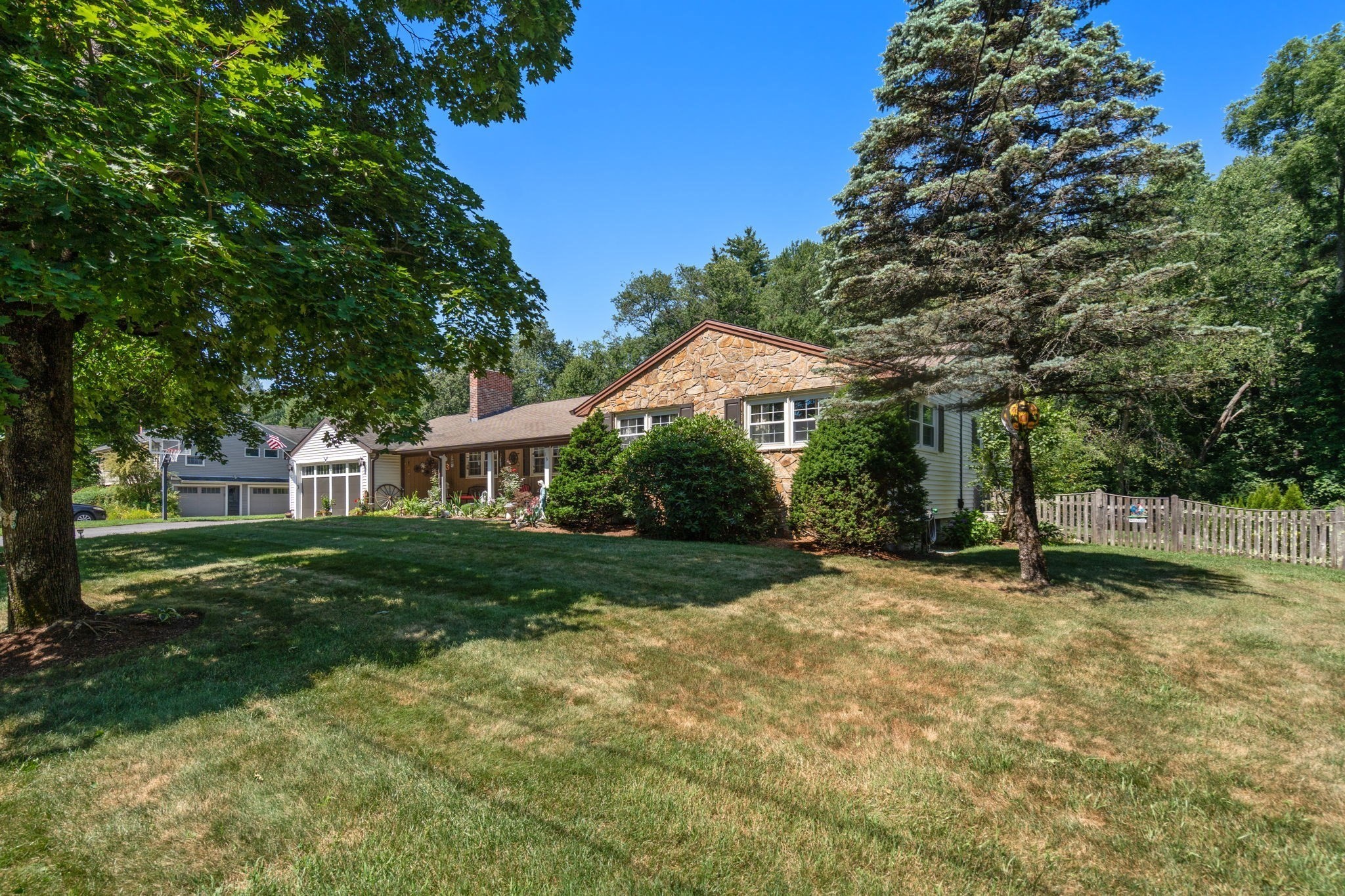16 Burbank Lane, Lancaster, MA 01523