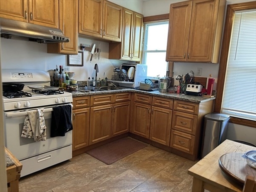 24 Boston Ave, Apt 3-3