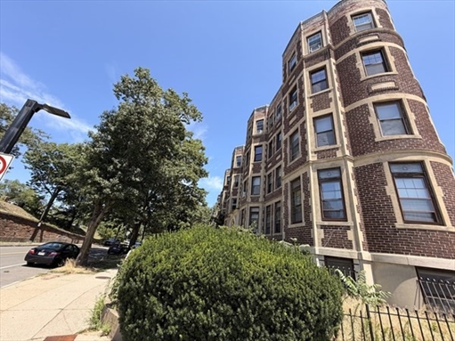 394 Riverway, Apt 10