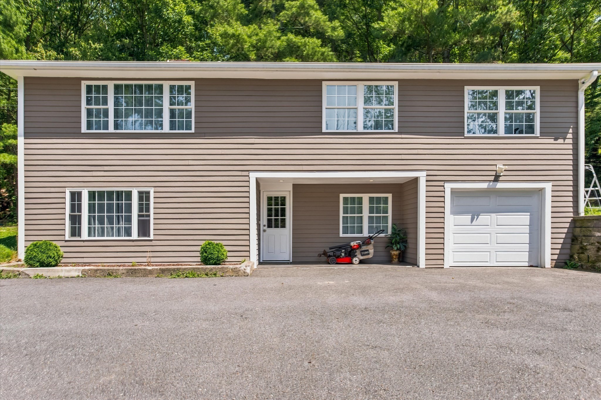 60 Brewer Street, Northborough, MA 01532