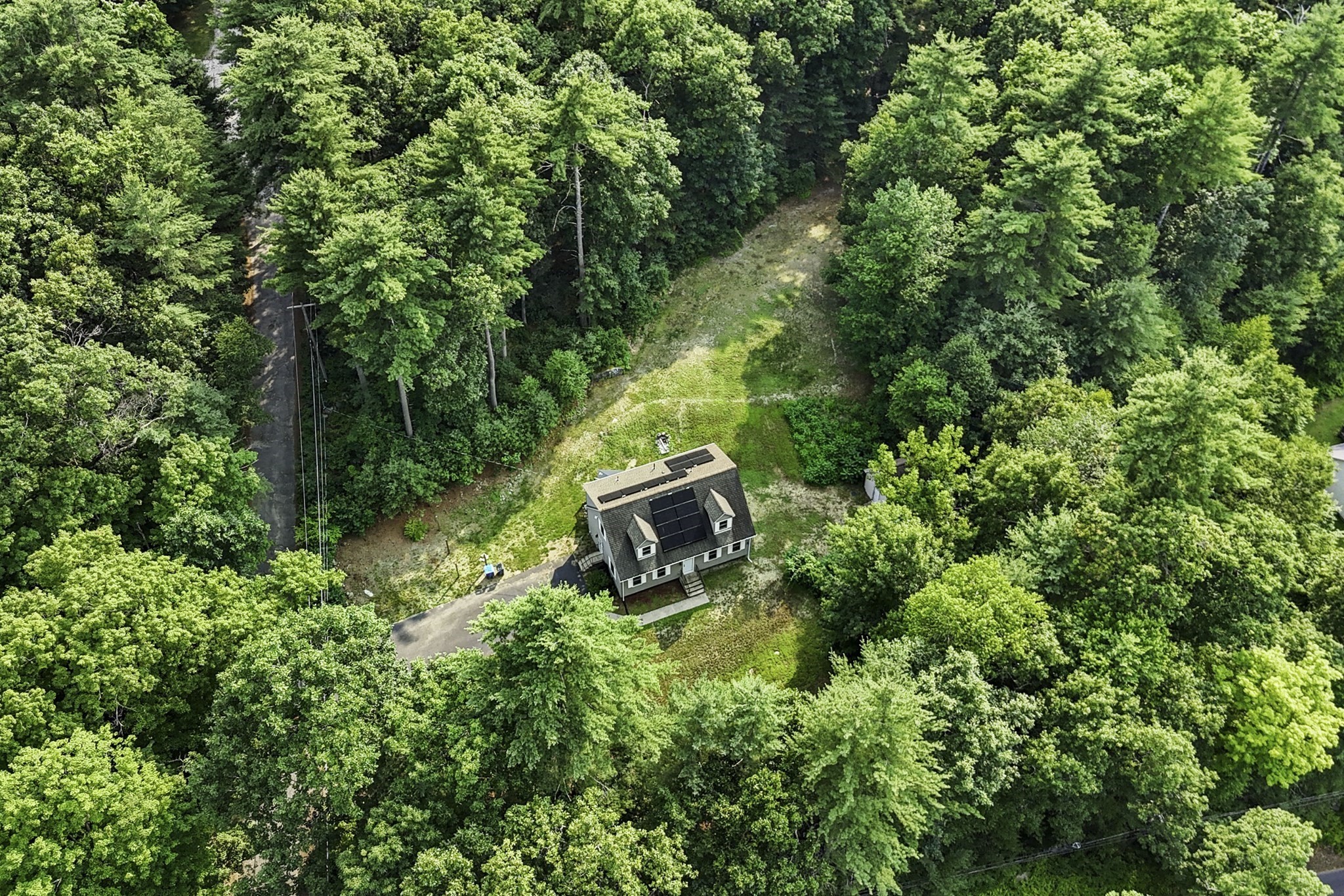 1 Lakeshore Dr, Monson, MA 01057