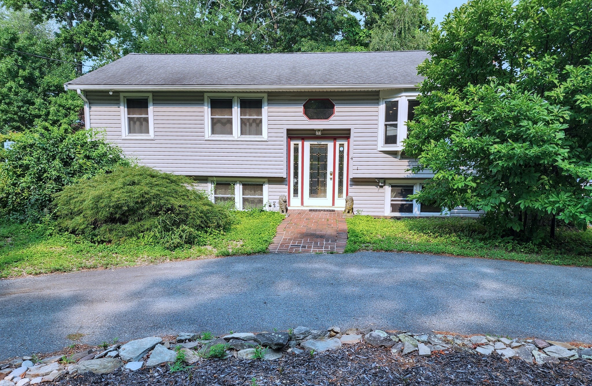 4 Amherst St, Billerica, MA 01862
