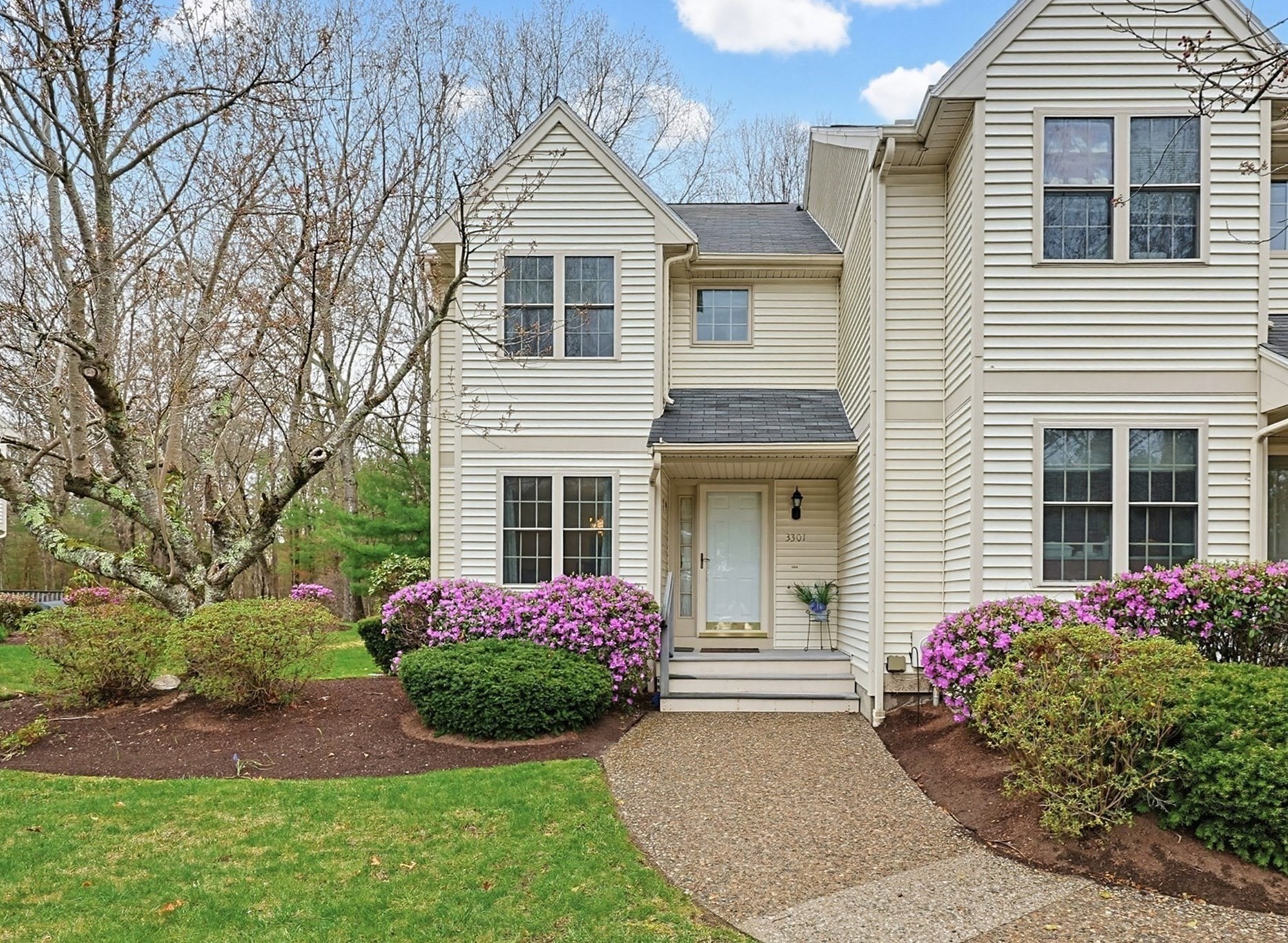 3301 Maple Brook Road Unit 301, Bellingham, MA 02019