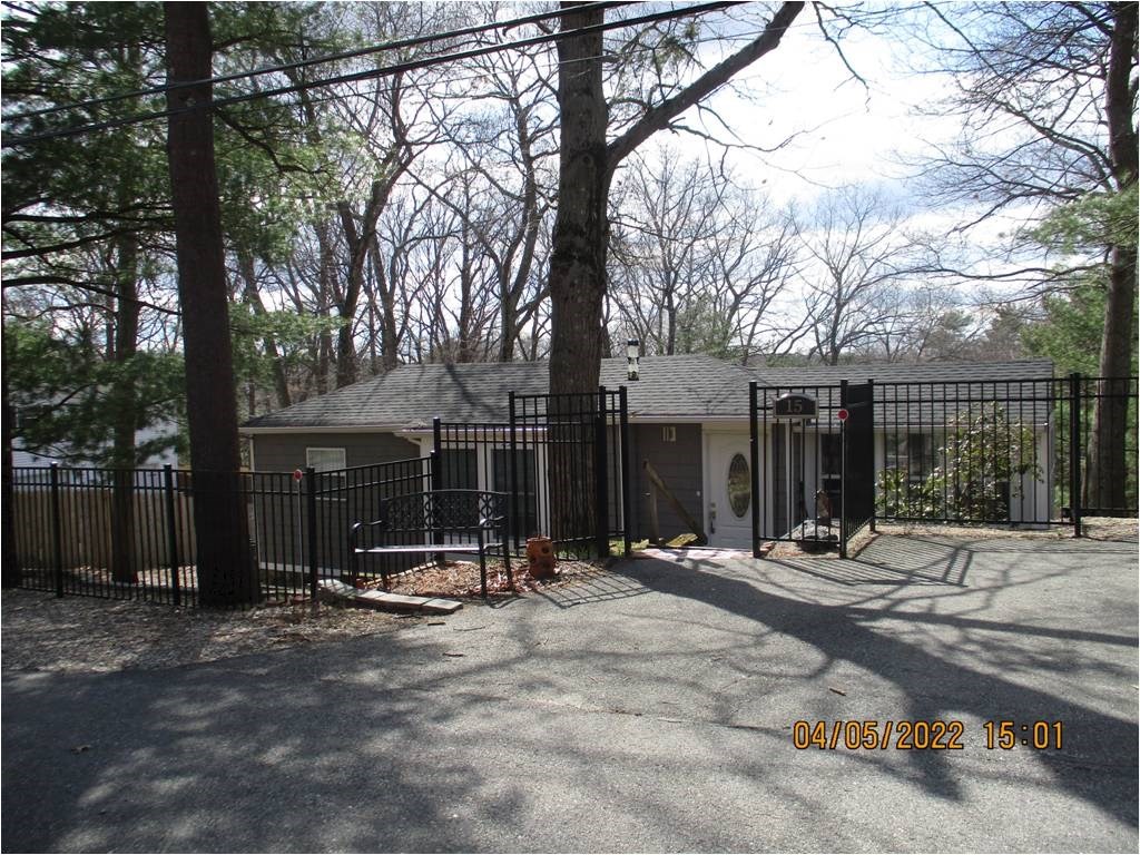 15 Hilldale Ave, Middleton, MA 01949