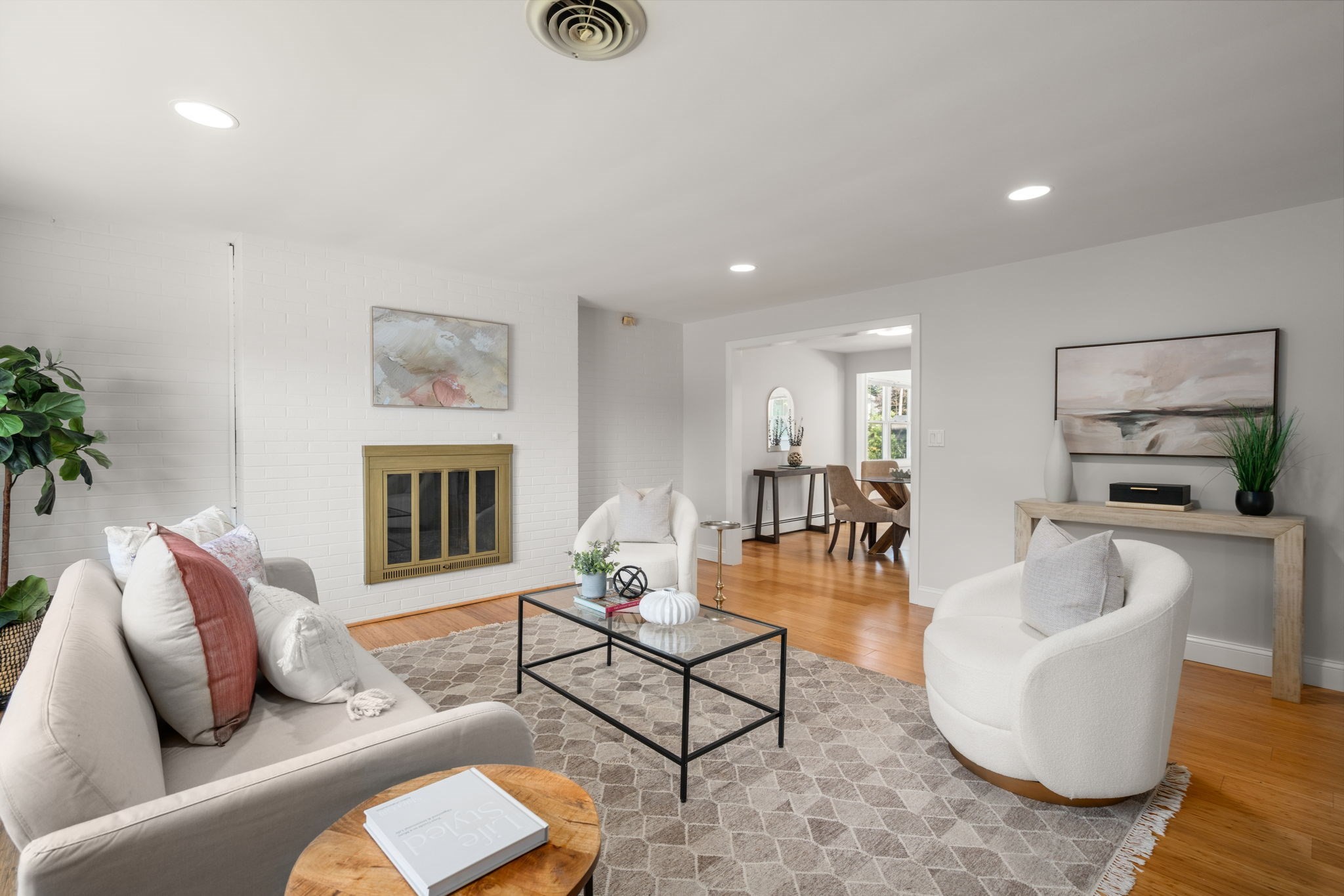 62 James St, Newton, MA 02465