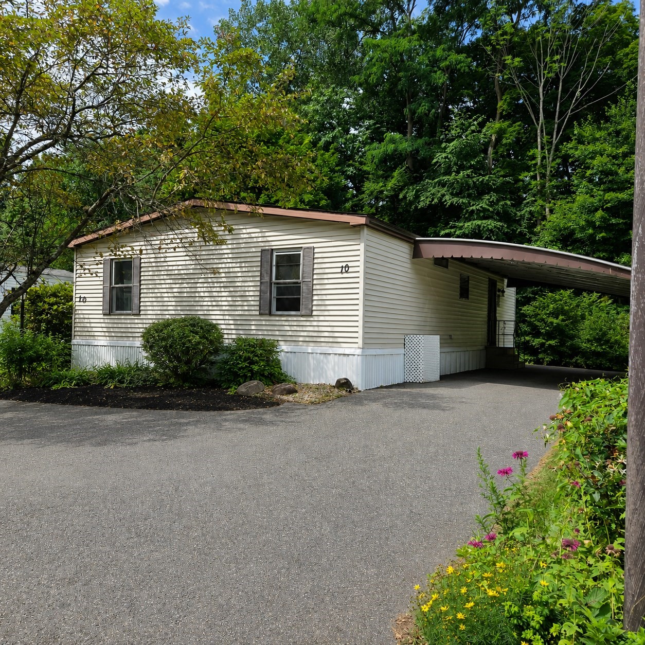 10 Clayton Drive, West Springfield, MA 01089