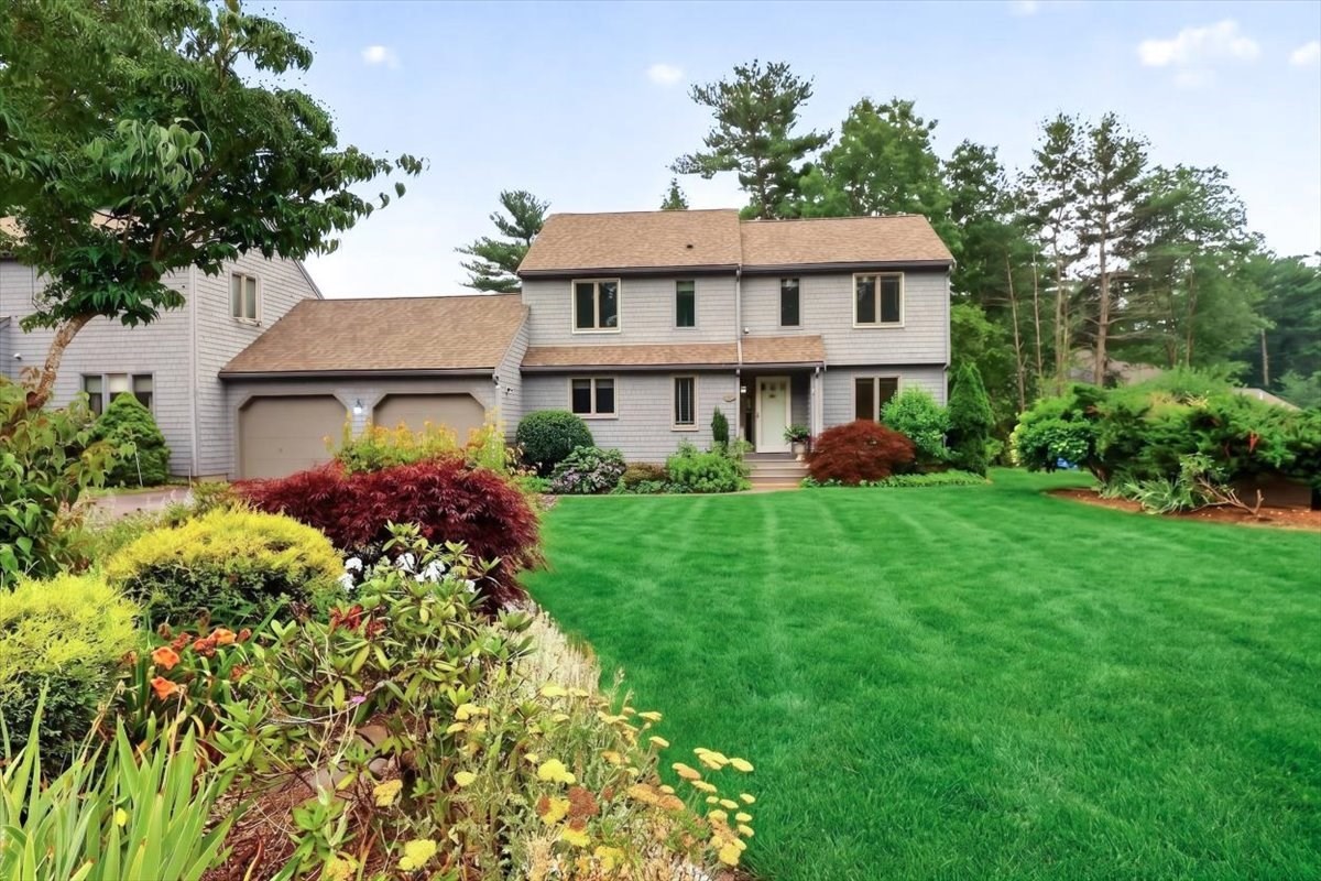 68 Trout Farm Ln, Duxbury, MA 02332